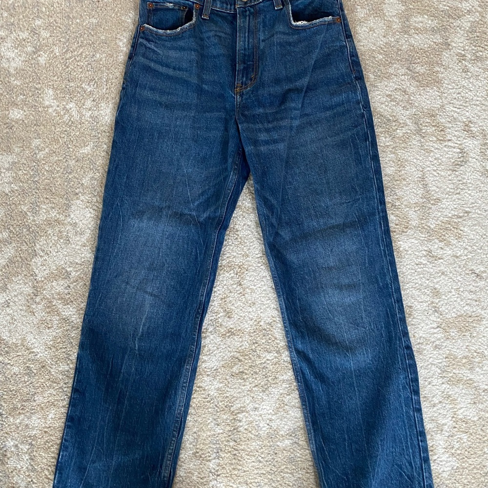 ABERCROMBIE AND FITCH ULTRA HIGH RISE 90’s STRAIGHT LEG JEANS MEDIUM WASH